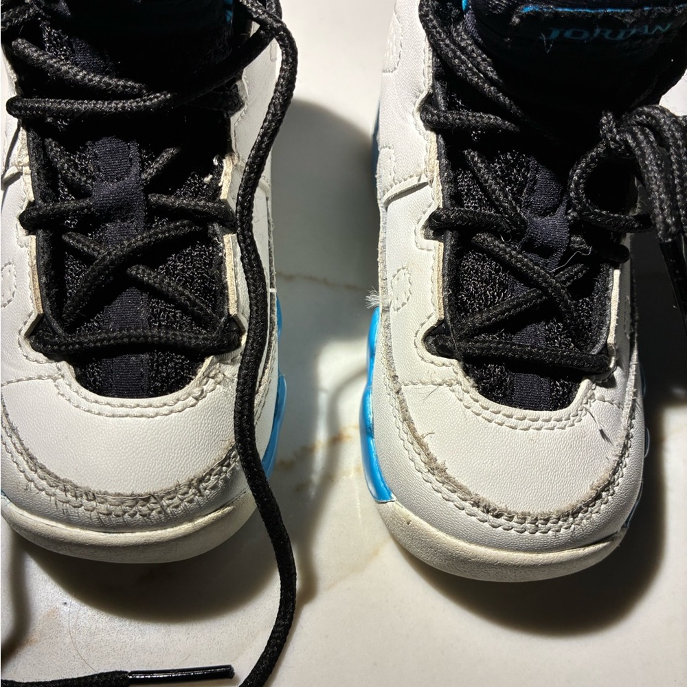Jordan Kids' Black and White Sneakers with Blue Accents - Picture 3 of 7